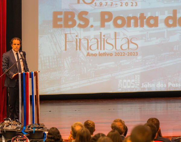 Albuquerque anuncia auditório para a escola da Ponta do Sol e enfatiza trabalho na preparação dos jovens para as tecnologias