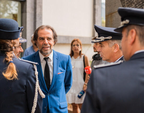 «Não podemos ter homens e mulheres motivados se não tivermos o mínimo de condições»