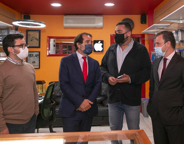 Albuquerque visitou empresa de informática 