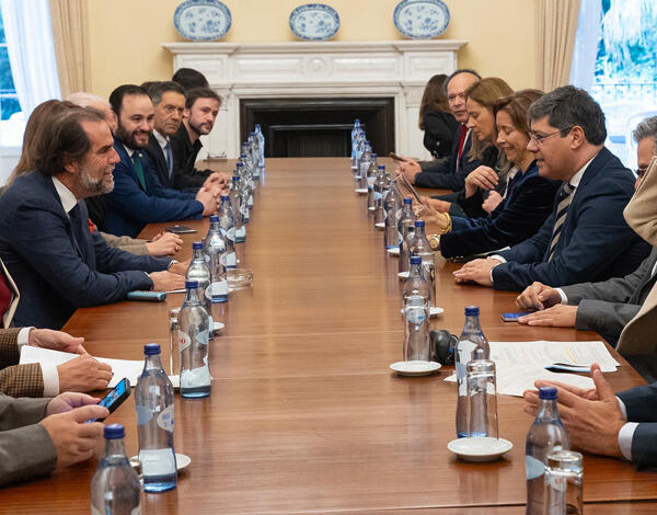 Albuquerque recebeu deputados da 10ª Comissão da Assembleia da República