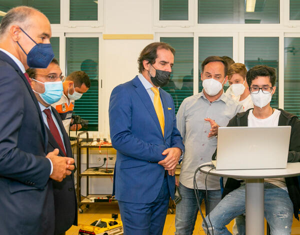 Albuquerque quer aposta forte na formação tecnológica