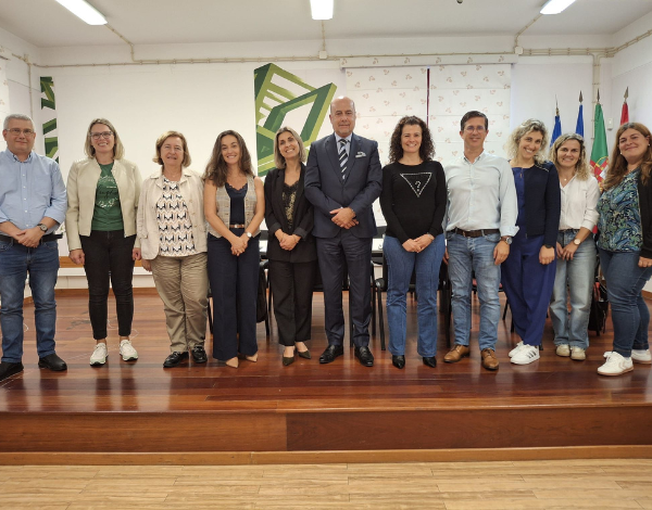 Diretor Regional de Educação visitou a EBS/PE/C D. Lucinda Andrade e Núcleo do Porto Moniz e São Vicente