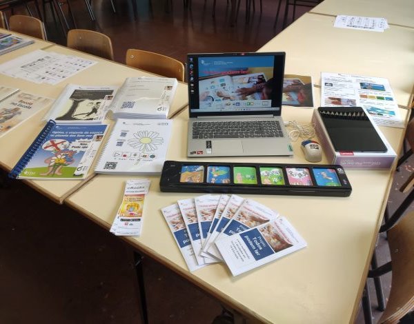 Entrega de um conjunto de soluções de apoio à comunicação acessível às Bibliotecas Escolares, no âmbito do projeto Todos Podem Ler