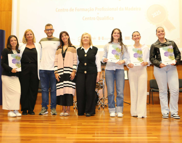 Governo continuará a apoiar projectos que contribuam para o sucesso do sistema educativo