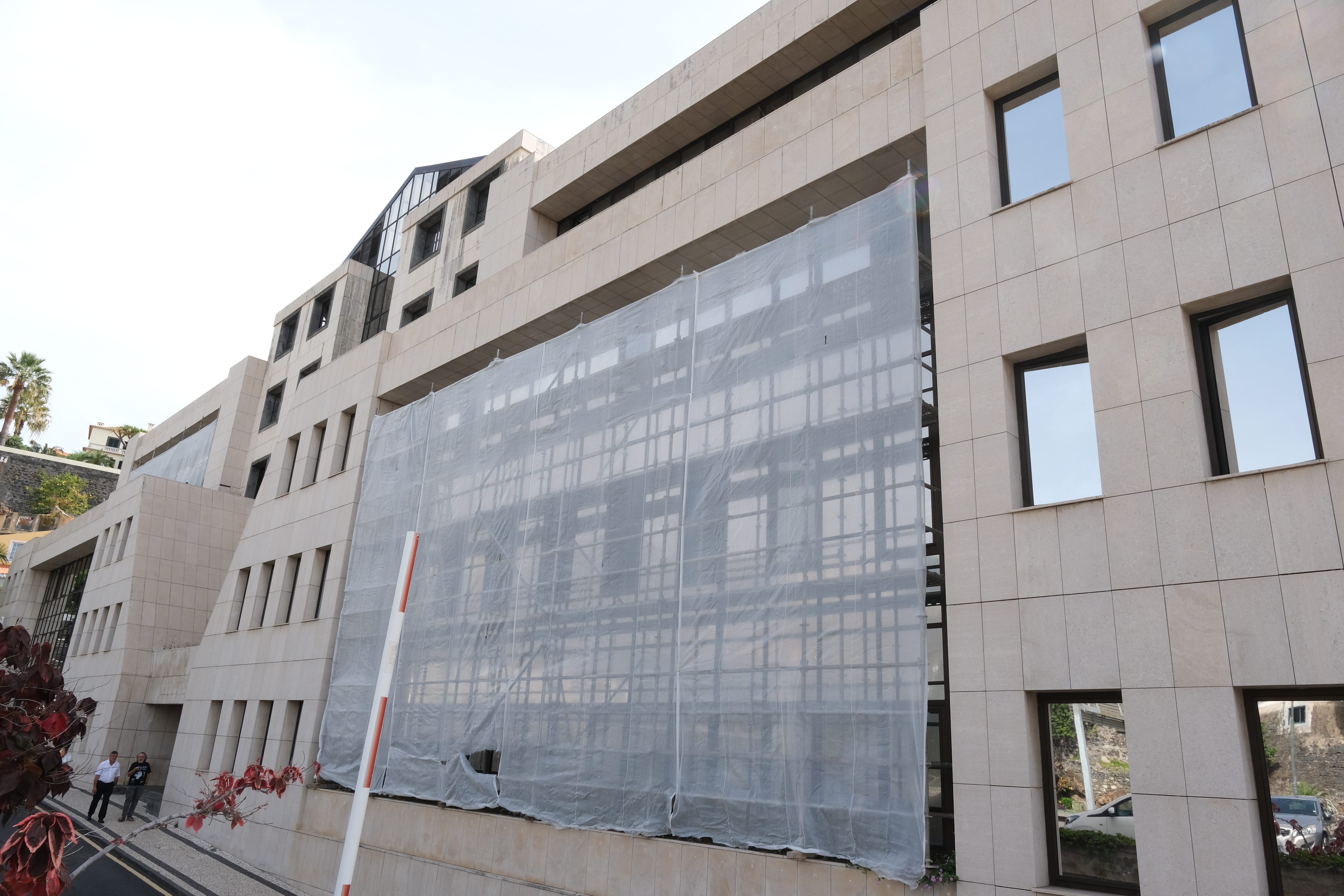 Implementação de medidas de melhoria energética no Edifício do Campo da Barca 