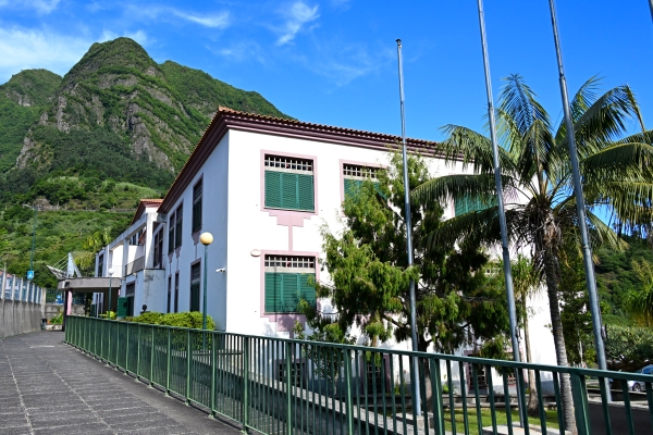 Obras de reabilitação e de melhoria energética na Escola Básica e Secundária D. Lucinda de Andrade 