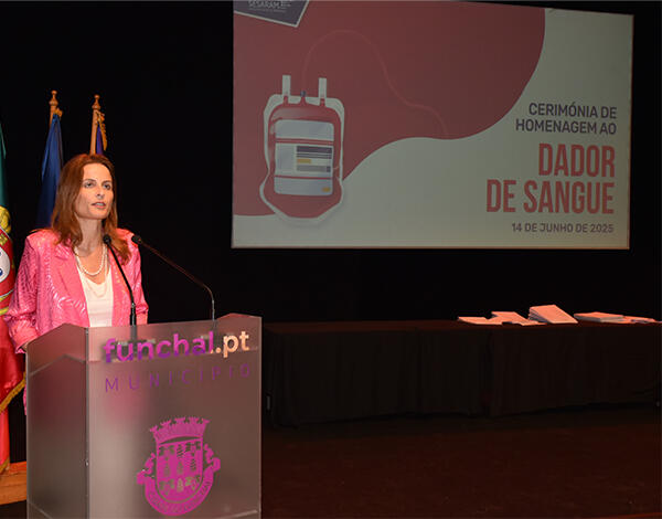 Cerimónia de entrega de diplomas e medalhas a 294 dadores de sangue. 