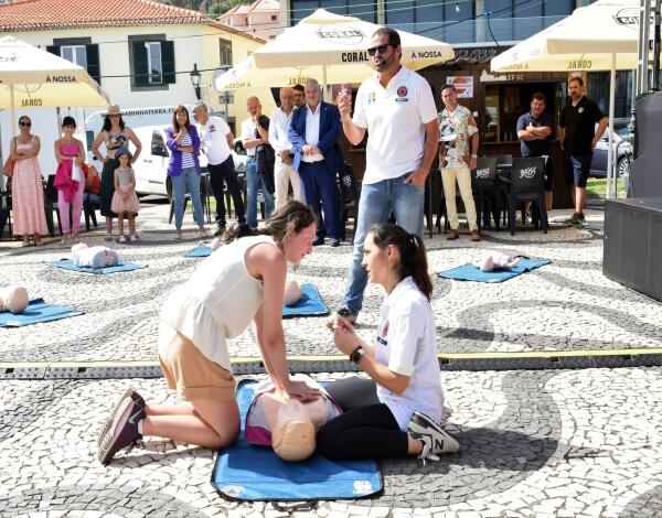 Saúde e Proteção Civil dinamizaram ações de sensibilização à população em Santa Cruz 