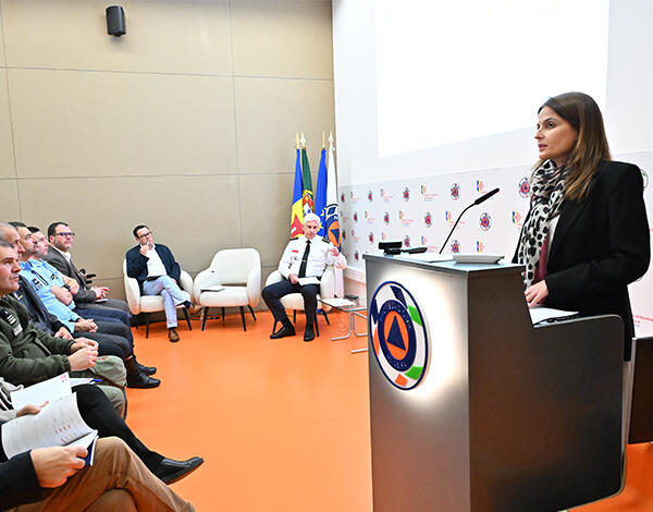 Secretária Regional destaca prevenção e resiliência em Fórum sobre Riscos Ambientais