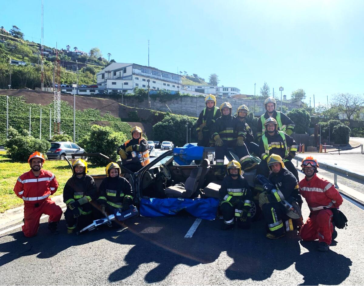 Proteção Civil forma nova Escola dos Bombeiros Voluntários Madeirenses