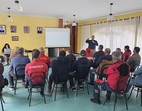 Proteção Civil apoia Bombeiros a implementar novo modelo de financiamento