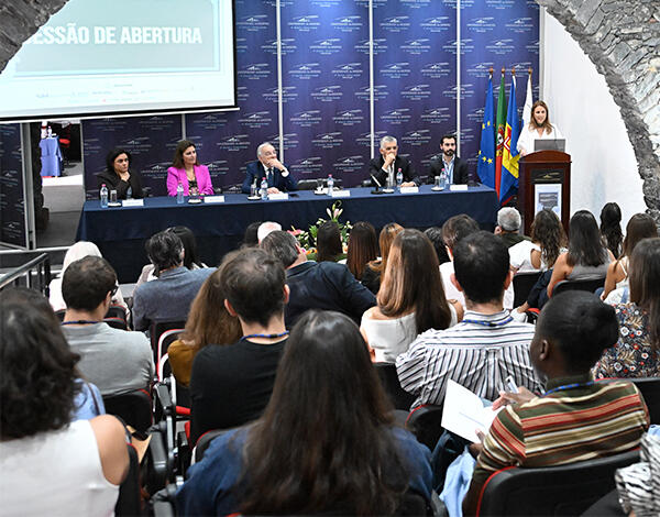 Secretária Regional defende prevenção e humanização dos cuidados nas III Jornadas do Internato Médico