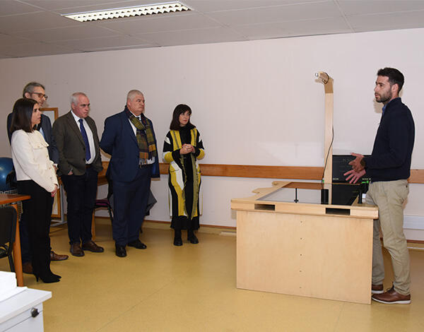 Mesa Interativa, instalada na sala de Terapia Ocupacional do Hospital Dr. João de Almada