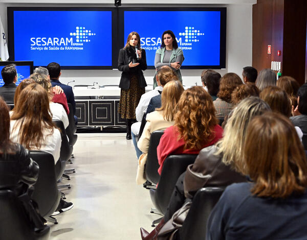 Micaela Fonseca de Freitas Reúne com Técnicos Superiores de Diagnóstico e Terapêutica 