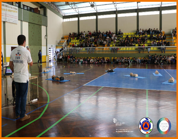 Proteção Civil ensina manobras de Suporte Básico de Vida aos alunos da EBS Dr. Ângelo Augusto da Silva
