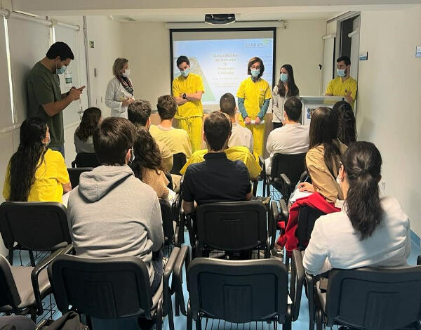 SESARAM promove Curso de Suturas e Pequena Cirurgia
