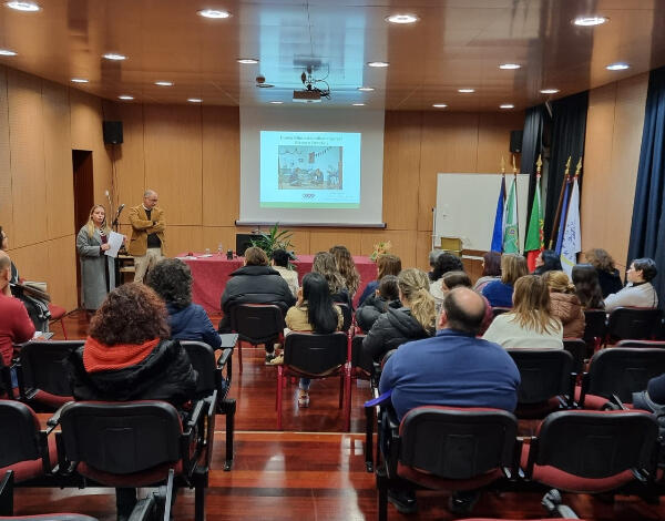 DRS desenvolve ações de sensibilização nas escolas da RAM sobre dependência da internet