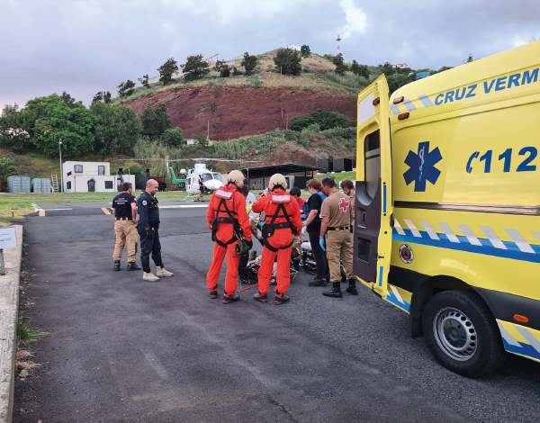 Brigada helitransportada na valência Recuperador Salvador realiza mais um resgate com sucesso