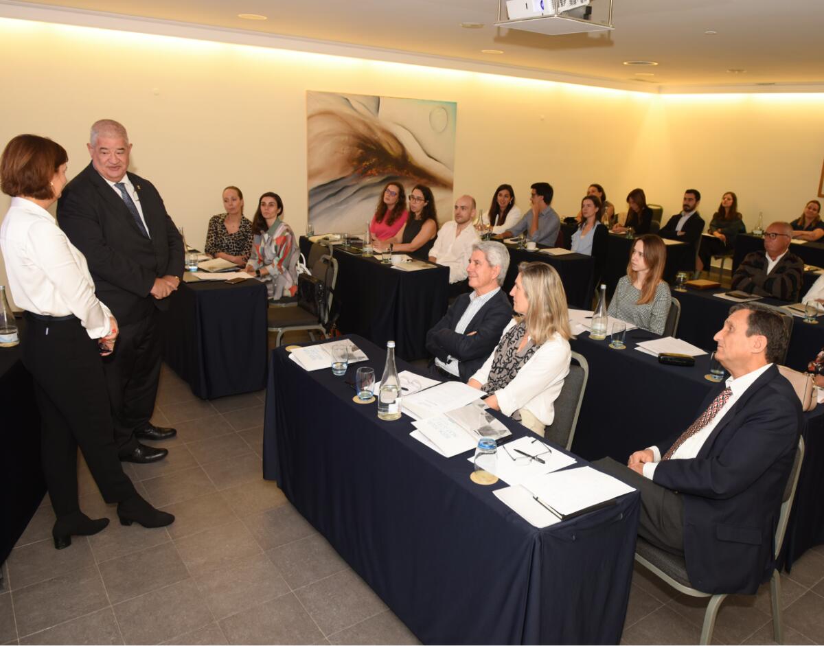 Reunião Insular “Algoritmos de Atuação no Tratamento do Carcinoma da Mama”.