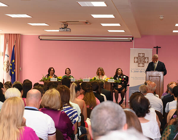 Pedro Ramos convida enfermeiros finalistas a fazer parte do Serviço Regional de Saúde