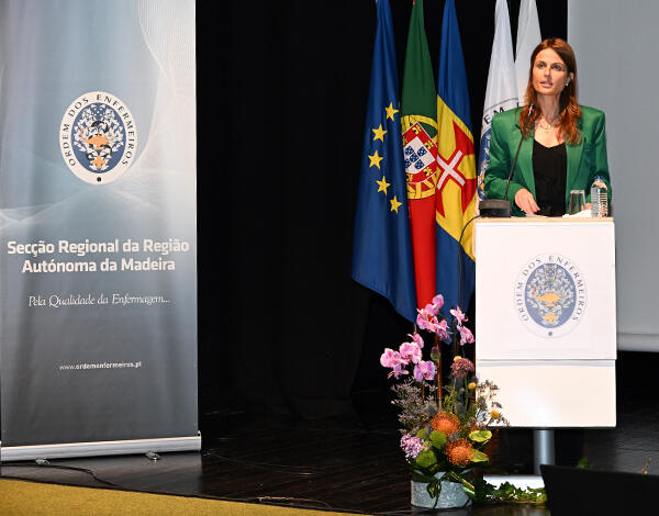 Secretária Regional de Saúde destaca  investimento e valorização dos enfermeiros no Congresso de Enfermagem