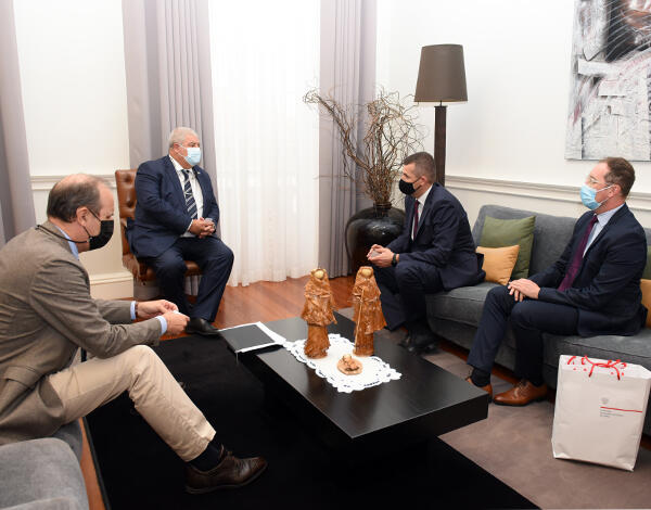 Pedro Ramos reuniu com Cônsul da Embaixada da República da Polónia 