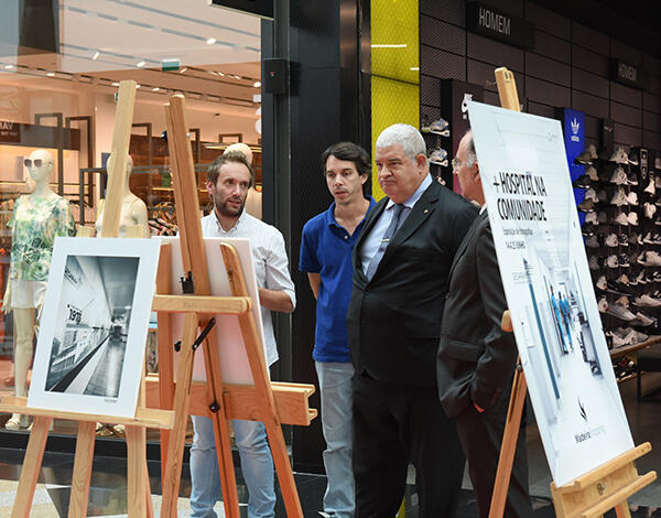 Pedro Ramos visita exposição fotográfica “+ Hospital na Comunidade” 