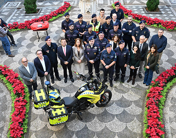  Governo Regional entrega primeiro Motociclo de Emergência Médica aos Sapadores do Funchal