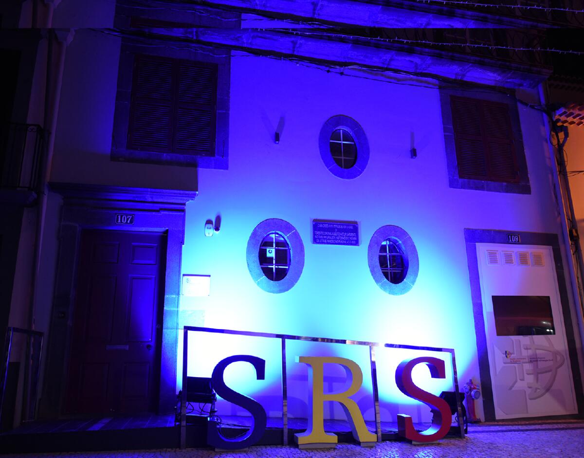 Secretaria Regional de Saúde e Proteção Civil ilumina-se de azul para sensibilizar para o cancro da próstata