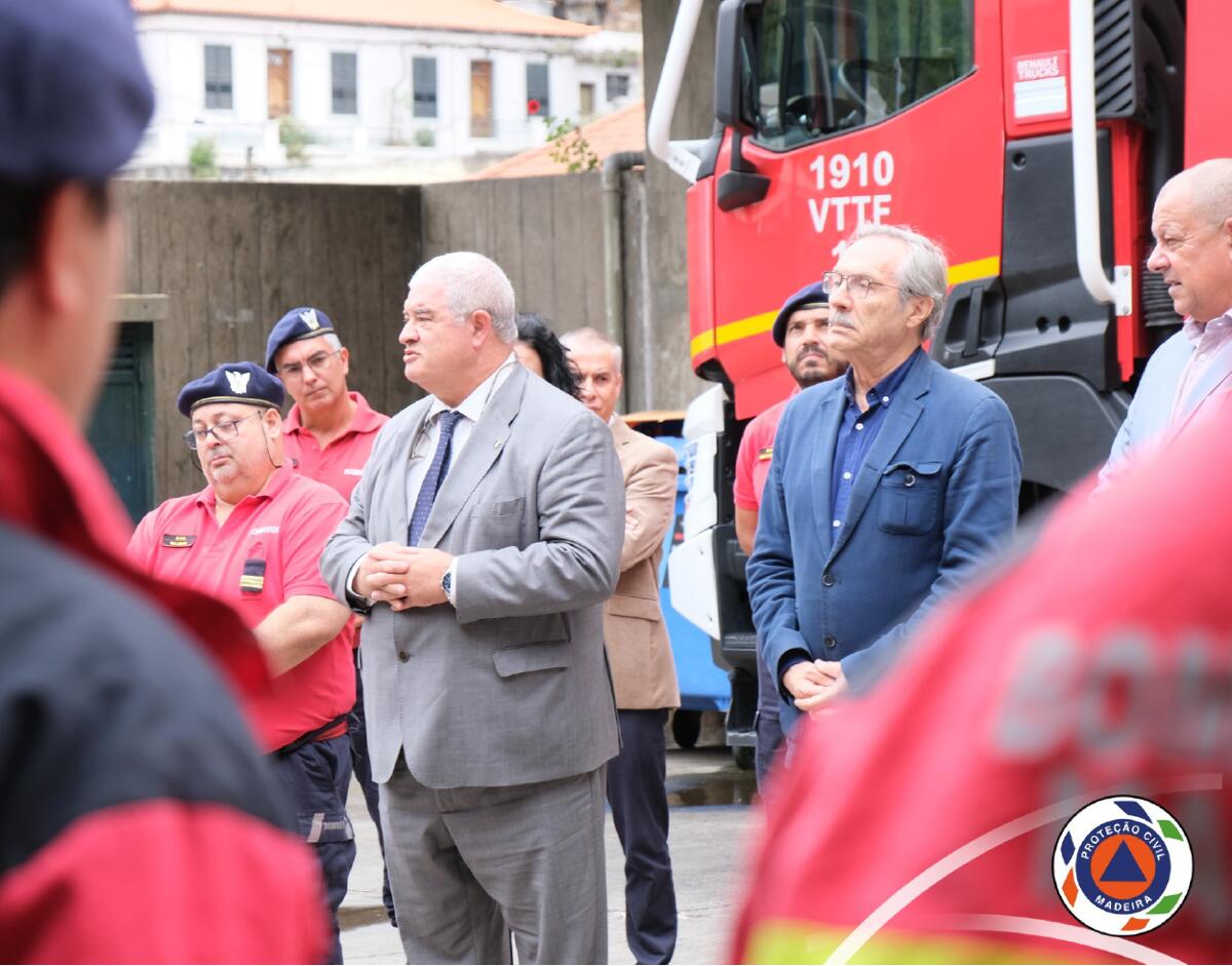 Proteção Civil entrega equipamentos de Salvamento em Grande Ângulo aos Bombeiros Voluntários Madeirenses