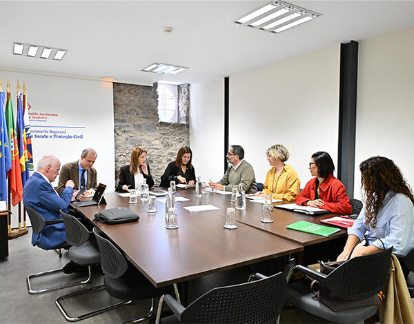 Micaela Fonseca Freitas reúne-se com Sindicato dos Técnicos Superiores de Diagnóstico e Terapêutica