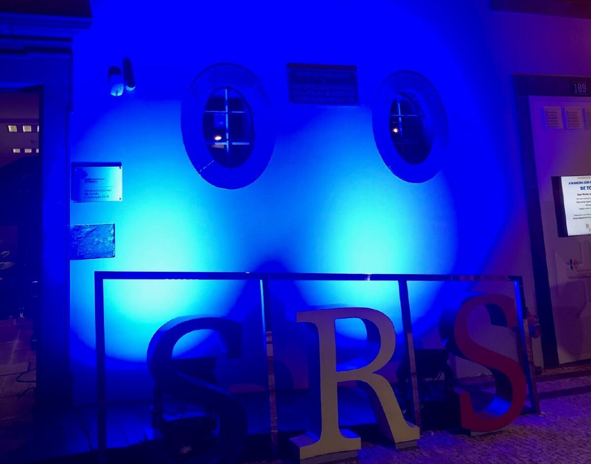 Secretaria Regional de Saúde e Proteção Civil ilumina-se de azul para assinalar Dia Mundial da Diabetes