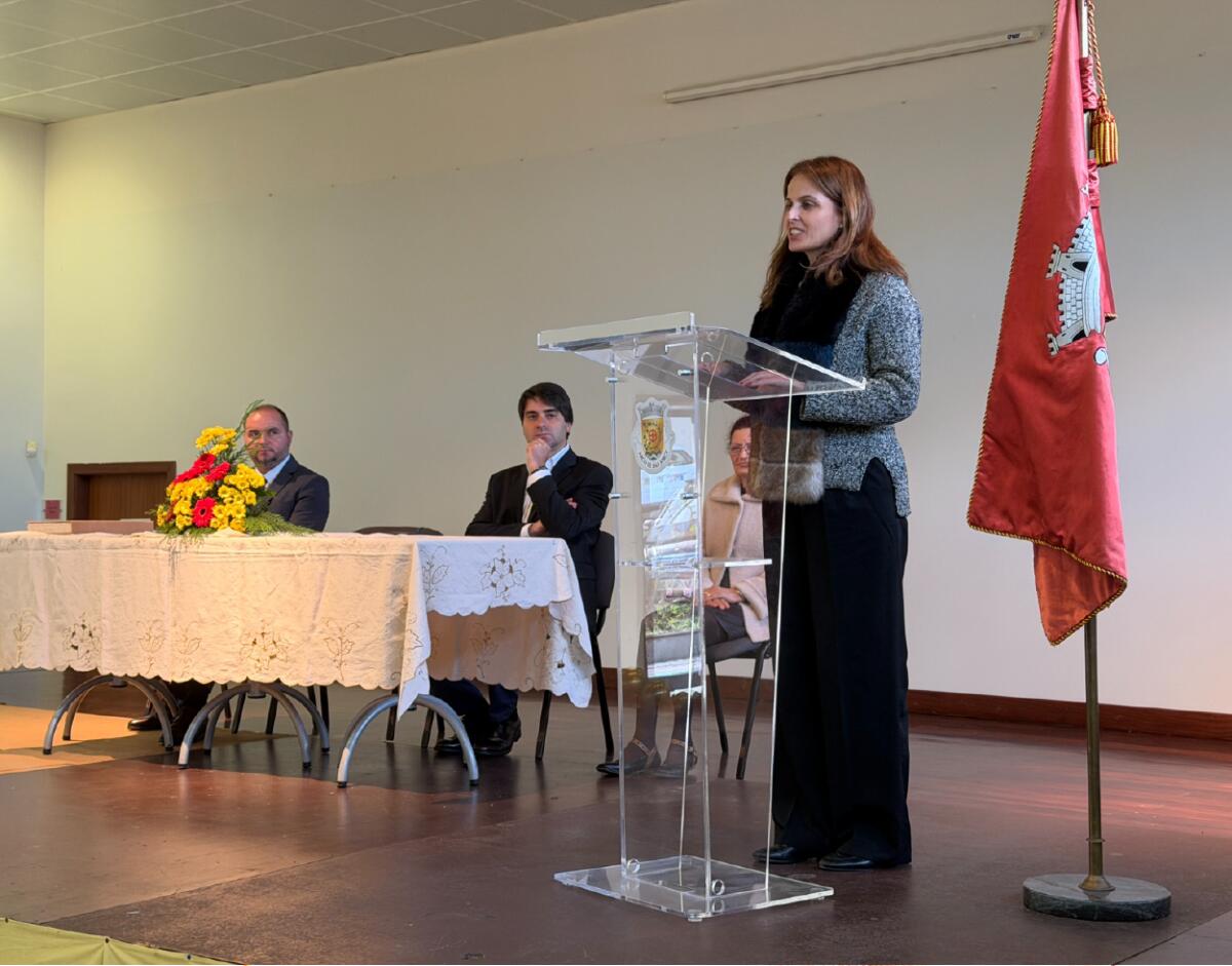 Secretária Regional de Saúde e Proteção Civil representa Presidente do Governo no Aniversário do Arco de São Jorge
