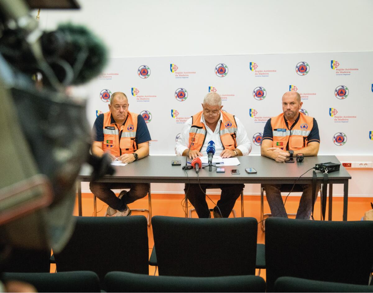 Ponto de situação incêndios | 15 OUT . 12h