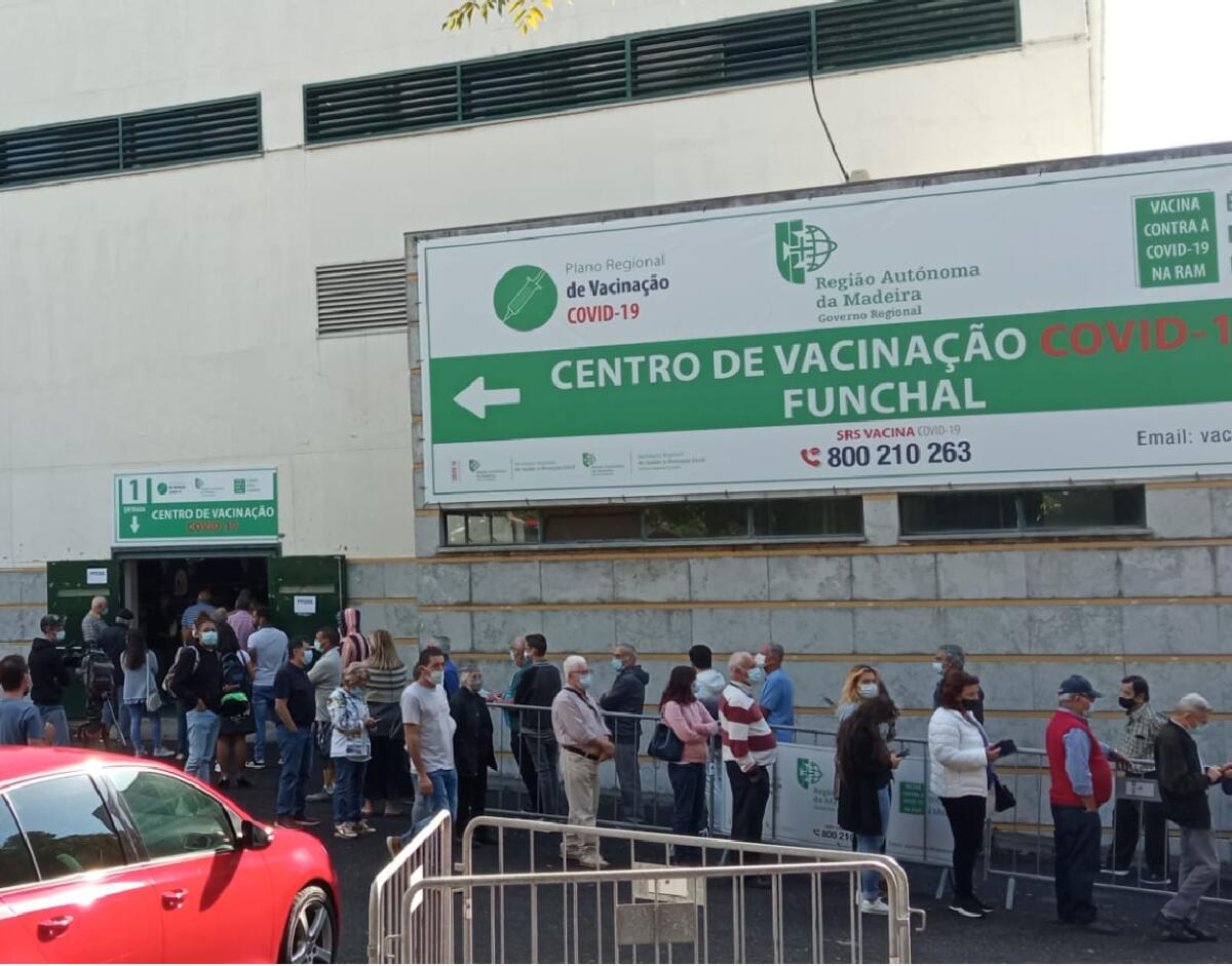 Centros de Vacinação abertos este domingo  