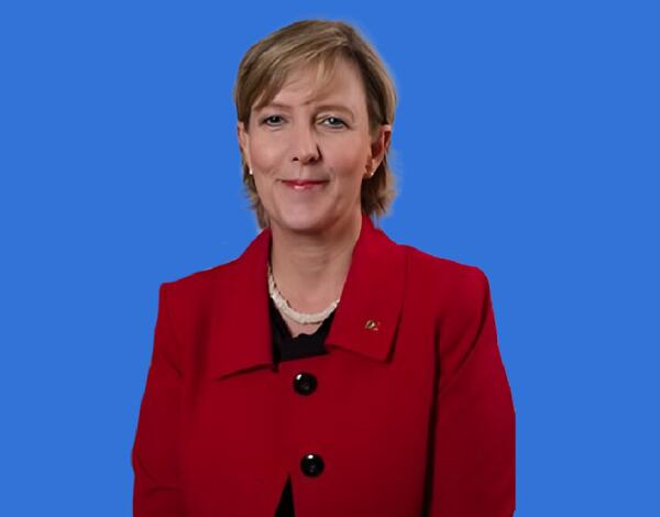 Presidente da Comissão conta com experiência de Maria Luís Albuquerque