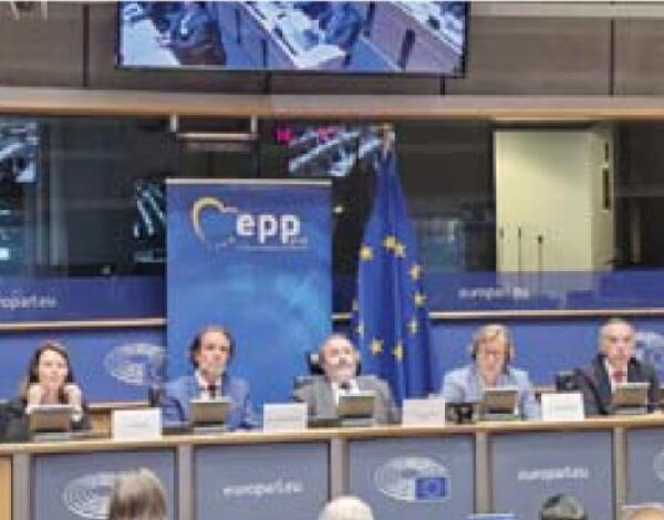 Contributos da RAM entregues em Bruxelas