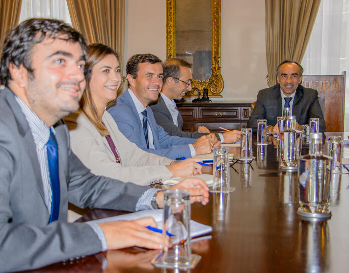 Secretário das Finanças ouviu os partidos com assento na Assembleia Regional