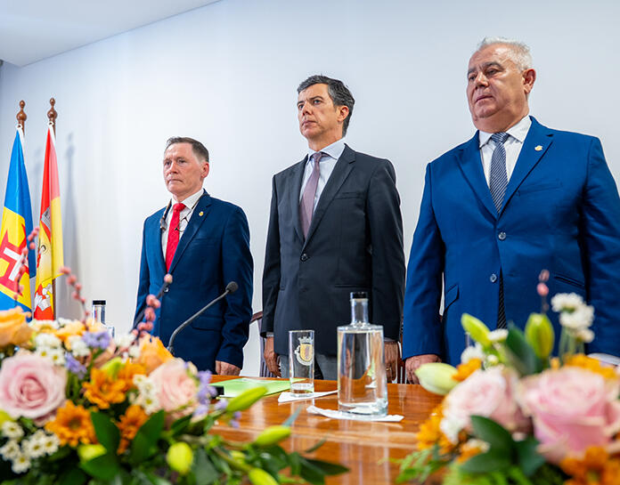 “As diferenças políticas não podem ser maiores do que a nossa responsabilidade para com São Vicente”