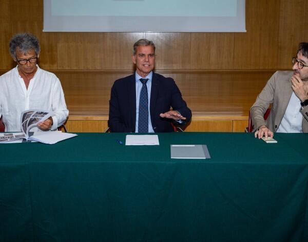 Quase uma centena de incorporações de arquivos privados desde 2016