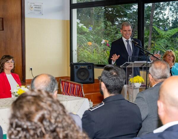 Monte celebrado através das pessoas