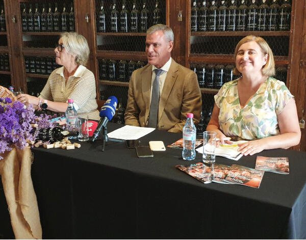 Secretário Regional de Turismo e Cultura apresentou Festa do Vinho Madeira