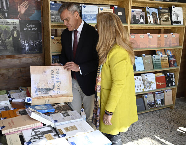 Secretaria Regional de Turismo e Cultura  com stand e edições na Feira do Livro