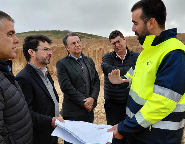 Pedro Rodrigues reuniu-se com Nuno Baptista e visitou investimentos estruturantes no Porto Santo