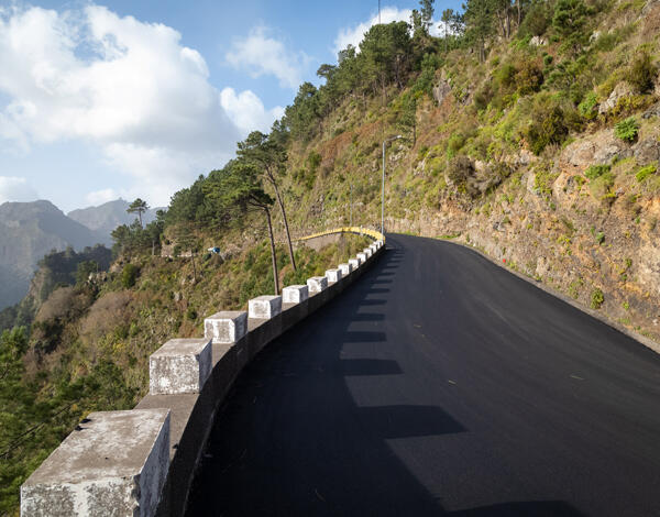 Estrada Regional na Eira do Serrado asfaltada no âmbito do Plano de Ação de Mobilidade Urbana Sustentável (PAMUS)