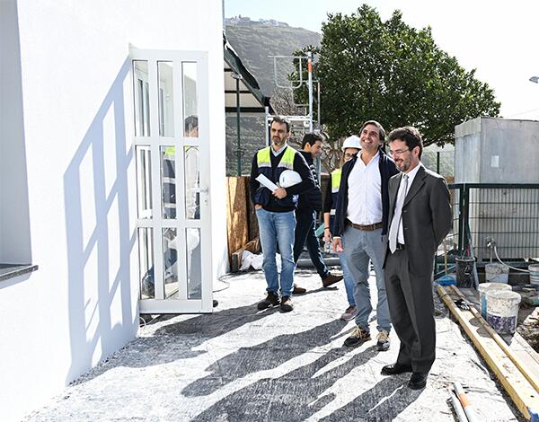 Pedro Rodrigues visita obras de eficiência energética e beneficiação na Escola Dr. Manuel da Silva Leça no Arco da Calheta