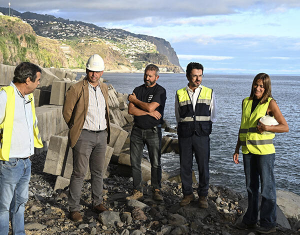 Pedro Rodrigues visita local previsto para a futura promenade entre o Lugar de Baixo e a Ponta do Sol