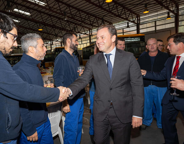 Governo pretende alargar passes gratuitos até aos 18 anos