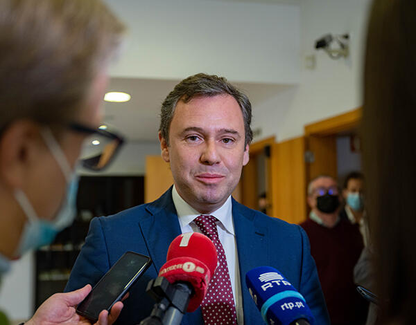 Combustíveis na Região mais baratos do que no continente