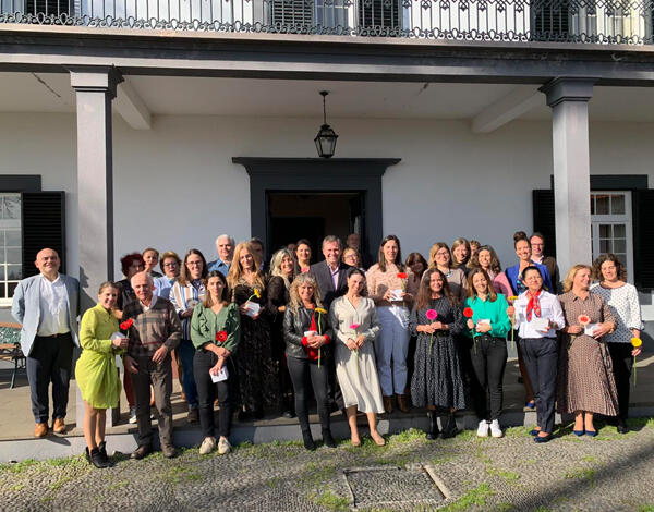 Mulheres em pé de igualdade com mérito e competência